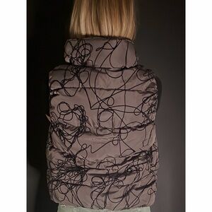 Calvin Klein Women’s Sleeveless Puffer Vest - Brown with Black Pattern